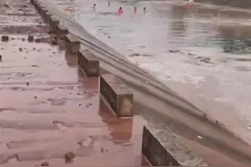 四川遂宁游泳池为何会爆裂？充气式游泳池的弊端，不可掉以轻心图片