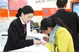 房贷80万，30年要还多少利息？银行经理：别太“天真”图片