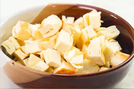 夜市上的炒馍馍为什么好吃？关键做好一步，馍块金黄，外焦里嫩图片