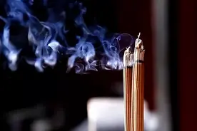 烧香时香火突然熄灭了怎么办，是不详的预兆吗？图片