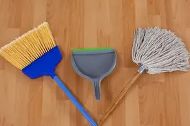 老人常说，扫把不能放在这3处，其中大有讲究，记得告诉家里人！图片