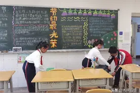 韶山小学开展“奉献我争先 劳动最光荣”品格教育活动图片