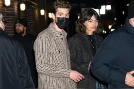 曝加菲尔德已与超模女友分手，相恋5个月败给聚少离多，可惜吗？图片