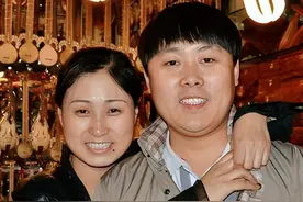 12年前，那个承诺说成名后绝不抛弃糟糠妻的刘大成，履行承诺了吗图片