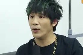 大张伟翻车后却能翻红，薛之谦被爆丑闻后，如今仍被网友唾骂图片