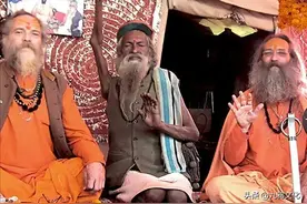 印度男子突然决定举起手臂，永不放下，一举45年图片