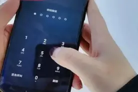 手机密码忘记了怎么解锁？不用花钱去刷机，按2个键10秒就搞定图片