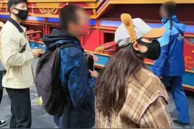 马龙携娇妻罕见现身！相恋14年妻子数次遭网曝，婚后再未公开现身图片