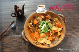 天冷鱼和千张炖在一起鲜美极了，营养又美味孩子常吃长高个更聪明图片