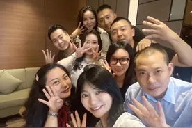 川航英雄机组四周年聚会！机长明显发福，乘务长气质依然冷艳图片