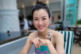 陈豪娇妻陈茵媺晒比基尼照，生三娃仍有马甲线，41岁皮肤嫩如少女图片