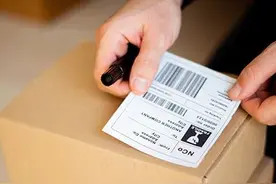 不干胶标签的正确粘贴方式图片