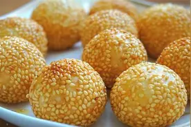 油炸麻团夏天新做法，不裂不回缩，个个空心，小孩子最喜欢吃了图片