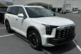 新车 | 新外观/原厂“小书包”/2.0T动力 广汽传祺GS8旅行者实车曝光图片