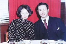 赌王背后的傻白甜：为躲避纷争隐退国外30年，一出手就夺百亿家产图片