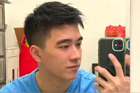 00后学弟，宿舍随拍，无美颜无滤镜，颜值在线图片