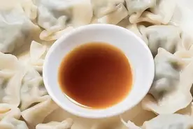 冬至吃饺子蘸醋—蘸香醋还是蘸陈醋——吃醋的学问与醋的选择图片