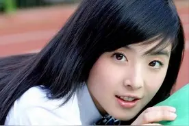 不必可怜张含韵图片