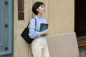 女人不管多少岁，这4条“白裤子”尽量别穿，容易显胖、没有质感图片