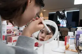 美妆市场大变局，唯品会《2022美妆热搜榜》，揭开三个新趋势图片