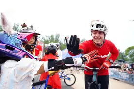 泵道公园上演轮上巅峰对决 国际顶尖高手决战中德园图片