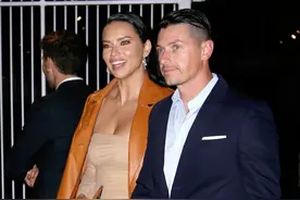 巴西顶级超模，抹胸超短参加派对，曲线婀娜，双腿修长，性感美艳图片