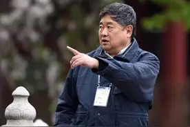 中国最牛看门大爷：敢把外国总统逼下车，是董卿心中的不老男神图片