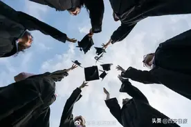 在读大学生想出去工作一年？人大代表建议……图片