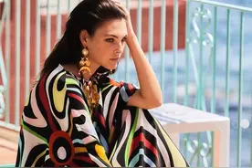 意大利超模维多利亚·塞莱蒂，CM卡普里岛代言宣传摄影图片