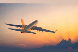 机场安检员：这3种东西能带上飞机，很多人扔掉，实在太浪费了图片