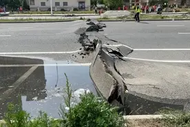 天津一小区地面沉降，3000多业主无家可归，央视追问后续图片