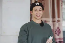 28岁快男白举纲自曝已婚！坦言婚姻稳定幸福，早已戴戒指感情甜蜜图片