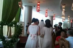 江苏外甥女结婚，舅舅随礼一万，酒席开始被抽一耳光，礼金被退回图片