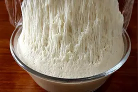 和面时，加冷水还是热水？原来温度不同，做出的面食就不一样图片