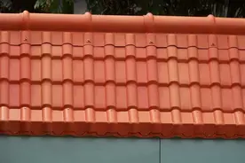 包工包料安装合成树脂瓦每平方需要多少钱？图片