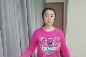 纪敏佳深夜跳健身操，素颜出镜暴露真实颜值，身材发福被嘲像大妈图片