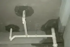 卫生间地漏下水管周围漏水、马桶周围漏水图片