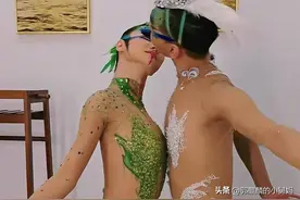 杨丽萍爱徒跳孔雀舞被批不雅，男女近距离贴身对舞引争议图片