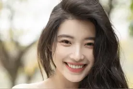 互联网被网红霸屏？方圆半只脚踏上金字塔尖，被质疑模仿易梦玲？图片