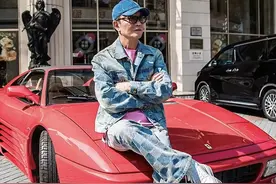 上海前首富周正毅晒李晓华同款法拉利，64岁转型当网红，斗心不减图片