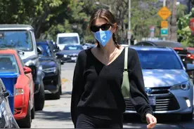 今年的“瑜伽裤”，套这三种搭配最时髦高级图片