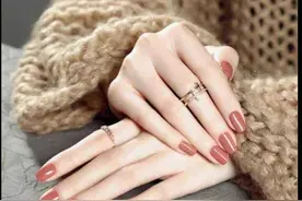 俗语“十指偏斜劳碌命，骨节暴露愁心人”，是什么意思？图片