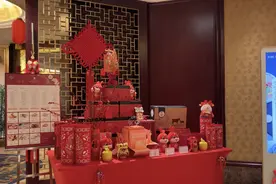 武汉餐饮重拾“烟火气”年味：老字号餐厅年饭预订排到除夕夜，区商务局与五星级酒店联动搞促销图片