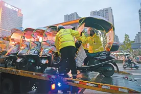 “进村入户收缴电动车，凭什么这么干？”执法部门引发广泛的不满图片