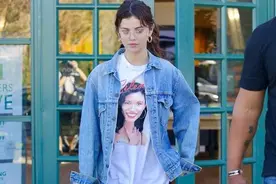 30岁的赛琳娜好美！私服出街秀翻全场，成熟美更是让人眼前一亮图片