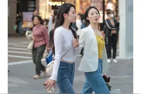 美女街拍：上海陆家嘴美女时尚街拍图片