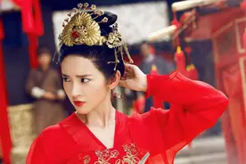 民国三寸金莲：靠小脚“嫁入豪门”，洗脚痛到哭，丈夫却爱不释手图片