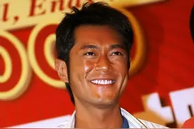 至今未婚的19位娱圈大龄男星，各有各的苦衷，最大71岁，最小38岁图片