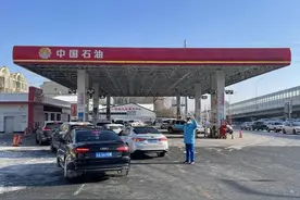 中国石油吉林销售公司东岭站 暖心服务让冬日升温图片