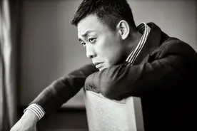 被扒黑历史，热搜不断，刷屏式讨论，44岁张译这次真火了！图片